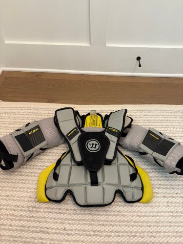 Large/Extra Large Warrior Ritual RX3 E Goalie Chest Protector (Used)