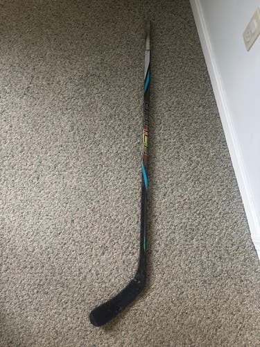 Junior Bauer Nexus Tracer Right Handed Hockey Stick P92 40 Flex (Used)