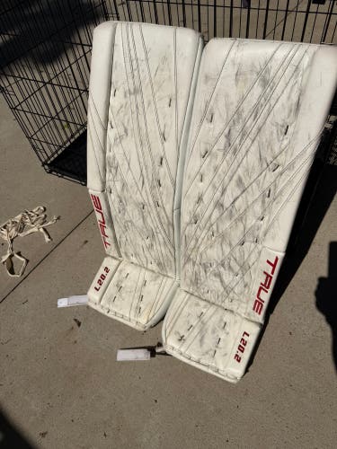 34" True L20.2 Goalie Leg Pads (Used)
