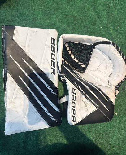 Black & White Intermediate Bauer Vapor 3X Goalie Glove & Blocker Set Regular (Used)