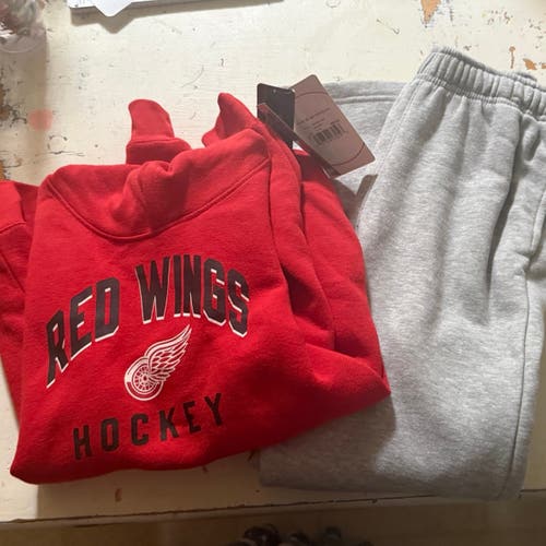 Red Kids Unisex Medium Detroit Red wings Sweatshirt and sweat pants  (New)