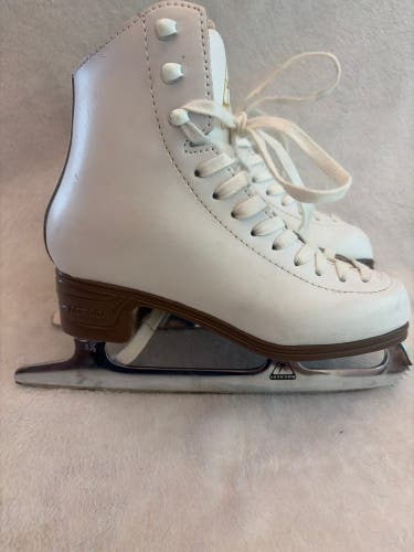 Jackson Ultima Mystique Figure Skates C Junior 2 (Used)