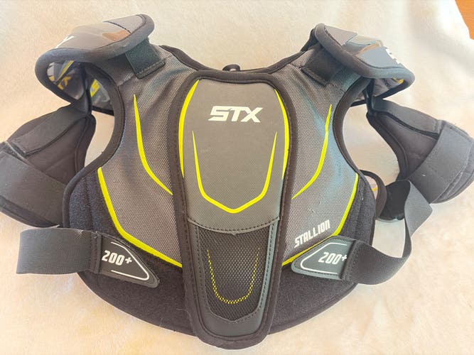 Medium Youth STX Stallion 200+ Shoulder Pads (Used)