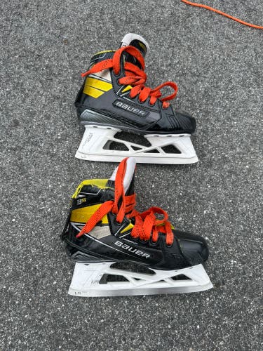 2020 Bauer Supreme 3S Hockey Goalie Skates Regular Width Size 1.5 (Used)