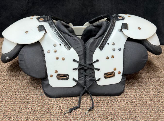 Football Shoulder Pads Youth Large ( 2790)