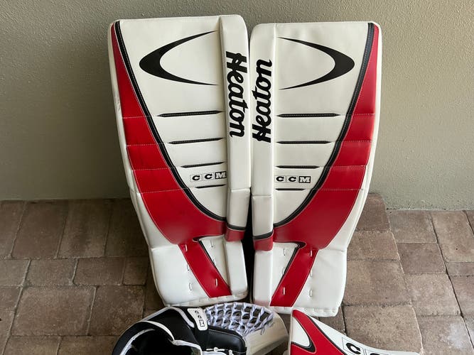 33" 2025 CCM Extreme Flex 7.9 Regular Goalie Full Set (Used)
