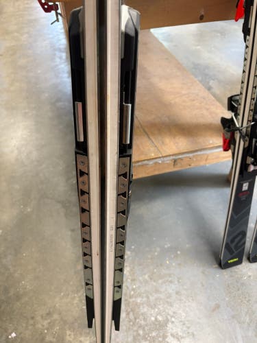 Market piston plate