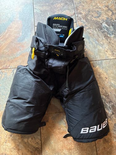 Men's Senior Medium Bauer Supreme Mach Hockey Pants (Used)
