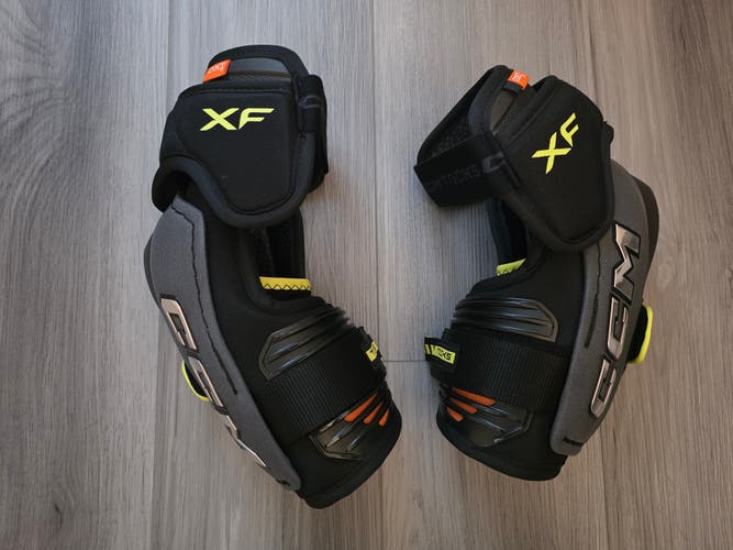 Senior Medium CCM Tacks XF Elbow Pads (Barely Used)