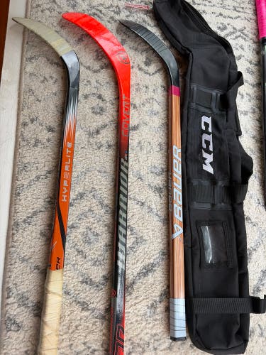 Youth Bauer Mystery Mini Right Handed Hockey Stick 30 Flex (Used) three sticks and bag