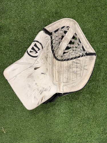 Warrior Ritual G6 E+ Goalie Glove Regular | Junior