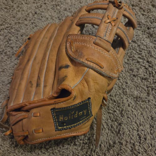 Holiday 19H99 Professional Model Baseball/Softball Glove 12.5" (Used)