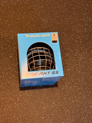 Bauer Reakt 55 Helmet w/Cage