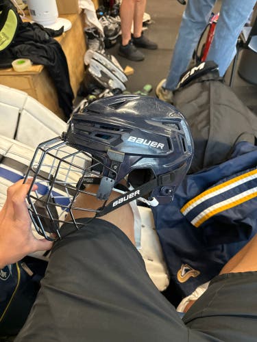Medium Bauer Re-Akt 150 Helmet (Used)