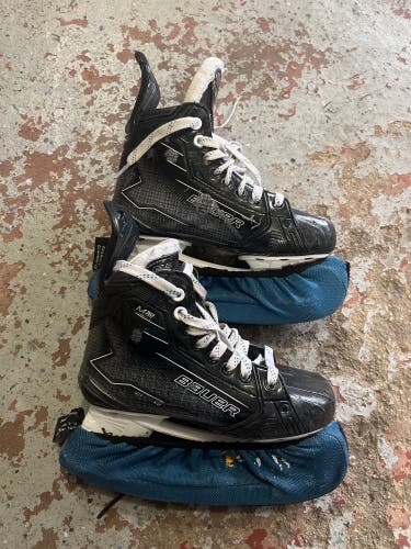 Black 2024 Bauer Supreme M50 Pro Hockey Skates Regular Width Size 4 (Used)