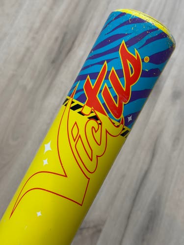 2026 Victus Nova Lit Composite USSSA Bat (-8) 22 oz 30"