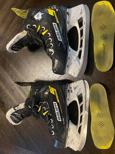 Bauer Supreme M4 Hockey Skates Extra Wide Width Size 2 (Used)