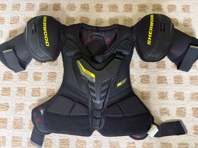 Men's Medium Senior Sher-Wood Rekker Legend 2 Shoulder Pads (New)