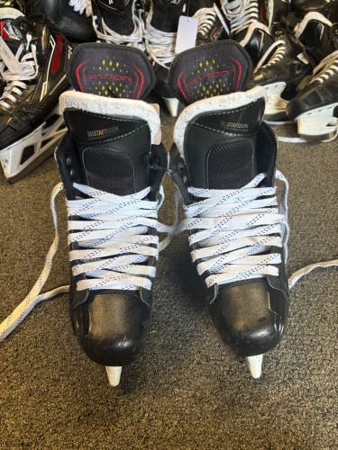 Detroit Red Wings Gustafsson Bauer Vapor 2X Pro Hockey Skates Pro Stock 9.5 (Used)