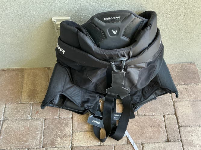 Medium Senior 2025 Bauer Pro Hockey Goalie Pants (Used)