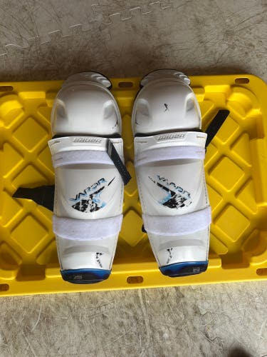 Intermediate Bauer Vapor Flylite 13" Shin Pads (Used)