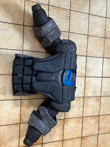 Medium 2022 Bauer Elite Goalie Chest Protector (Used)