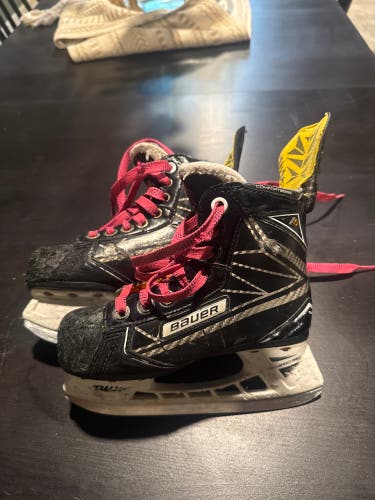 Black 2016 Bauer Supreme 1S Hockey Skates Regular Width 12 (Used)