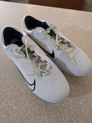 White Women's Size M 7.5 (W 8.5) Nike Low Top Metal (New)