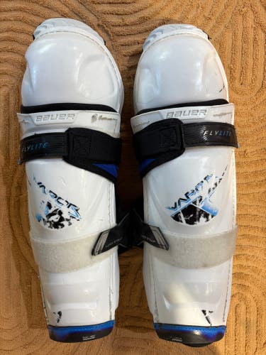 Junior Bauer Vapor Flylite Shin Pads 12" (Used)
