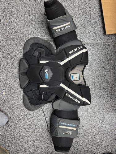 Medium/Large Vaughn Velocity V9 Goalie Chest Protector (Used)