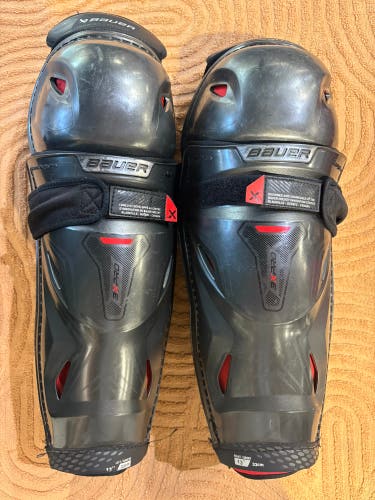 Intermediate Bauer Vapor 3X Pro Shin Pads 13" (Used)