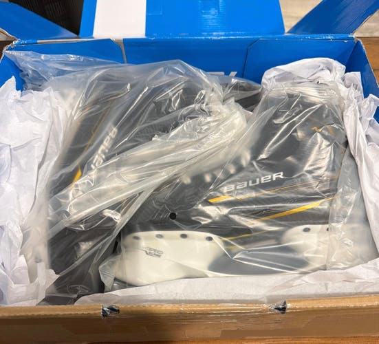 2022 Bauer Supreme M5 Pro Hockey Skates 9 (New)