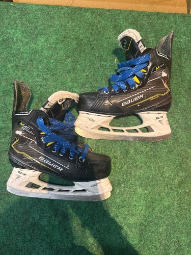 Junior Bauer Supreme M40 Hockey Skates (Regular) Size 3 (Used)