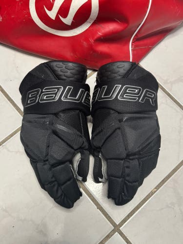 Bauer Vapor Hyperlite Gloves 14" (Used)
