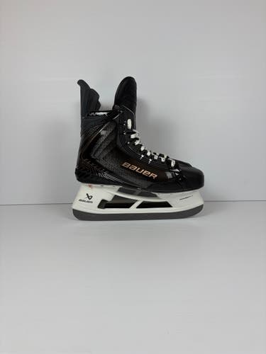 Like New Size 9 Fit 2 Senior Bauer Vapor Flylite Pro Stock Hockey Skates - Black
