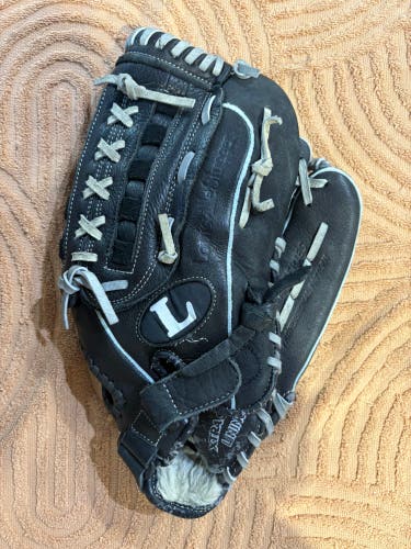 Black Louisville Slugger Dynasty Series RH Baseball Glove 13.5" (Used)