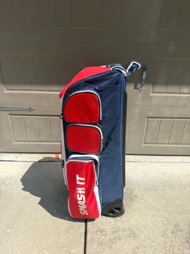 Smash It Sports SMASH OPS GUERRILLA V4 ROLLER BAG - RED/NAVY