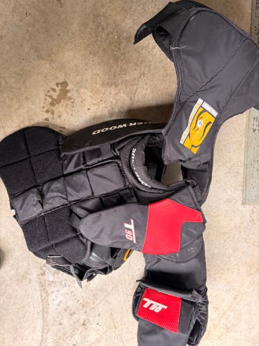 Large Sher-Wood Sherwood T95 Goalie Chest Protector (Used)