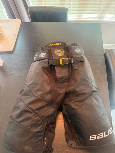 Intermediate Large Bauer Supreme Mach Hockey Pants (New)