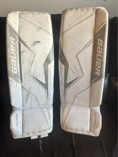 Medium 2025 Bauer Sv-Pro Goalie Leg Pads (Used)