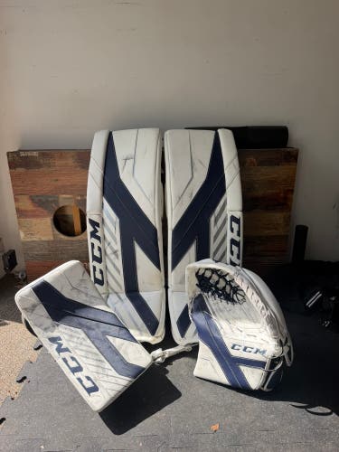 33" CCM Axis 1.9 Regular Goalie Full Set (Used) White and Blue