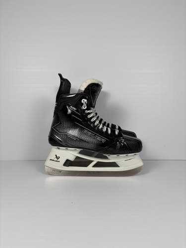 Like New Size 9 Fit 2 Senior Bauer Supreme M50 Pro Hockey Skates