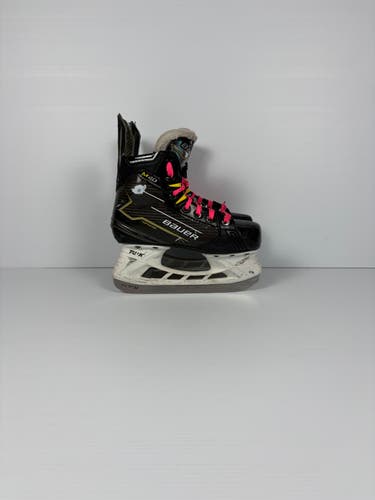 Used Size 1.5 D Junior Bauer Supreme M40 Hockey Skates