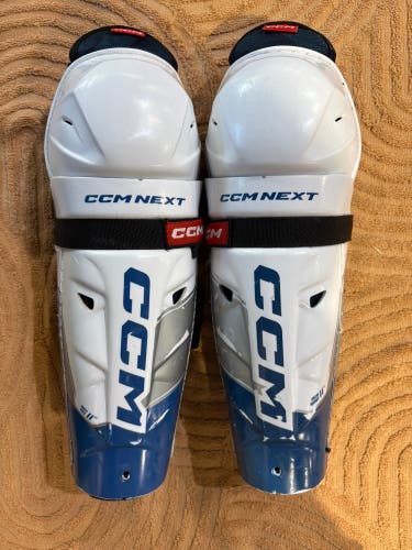 Junior CCM Next Shin Pads 11" (Used)