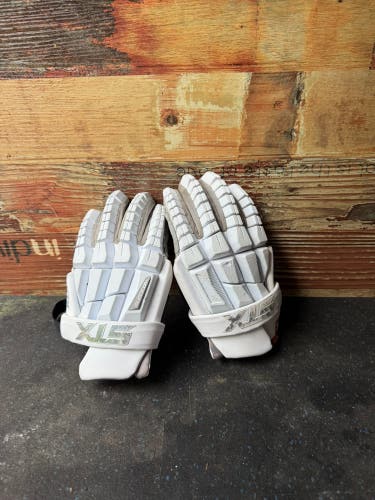 STX Surgeon RZR2 Lacrosse Gloves (Used)