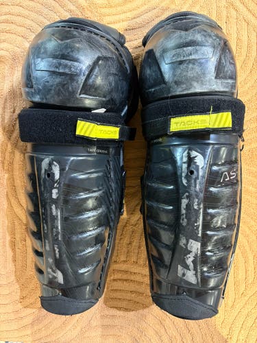 Junior CCM Tacks AS-V Shin Pads 12" (Used)