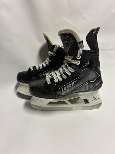 2024 Bauer Supreme M50 Pro Hockey Skates Extra Wide Width Size 3 (Used)