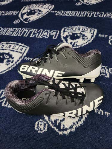 Black 5Y (Big Kids / Youth) Brine Cleats