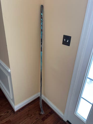 Senior Bauer Pulse Right Handed Hockey Stick P28 87 Flex (New)