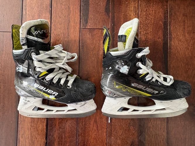 2023 Bauer Vapor X4 Hockey Skates Size 1.5 (Used)